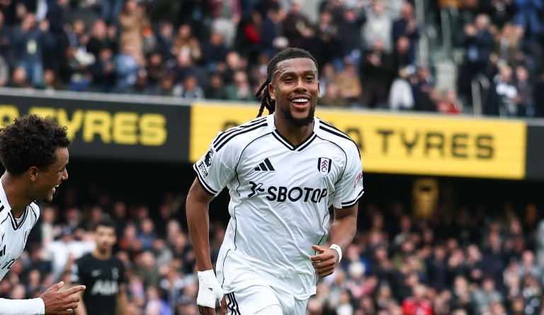 EPL: Iwobi seals Fulham win as Man United edg 10-man Palace to go third